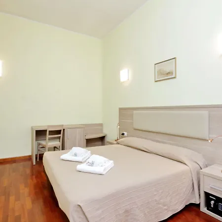 Pensionat Lhg Comfy 4*