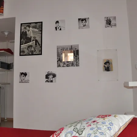 Lhg Comfy בית הארחה