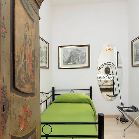 Lhg Comfy בית הארחה 4*