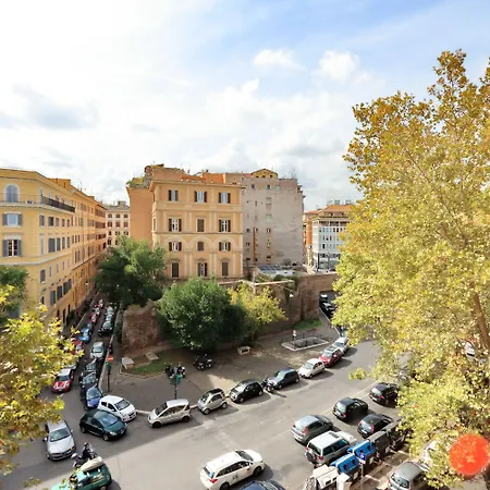 Lhg Comfy בית הארחה