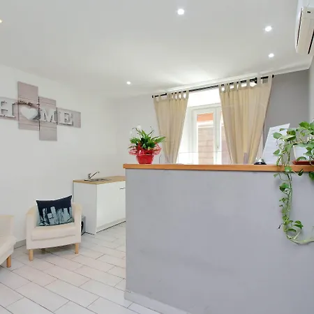 בית הארחה Lhg Comfy רומא