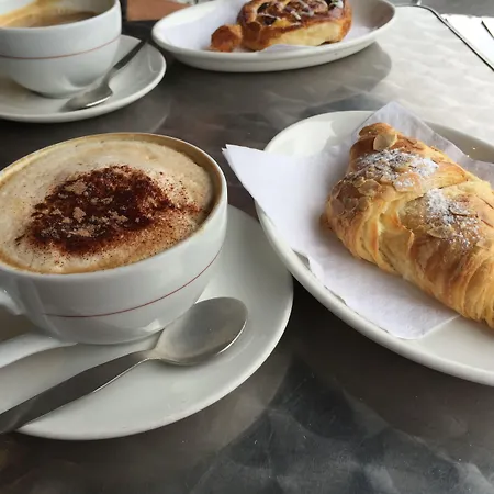 Lhg Comfy בית הארחה